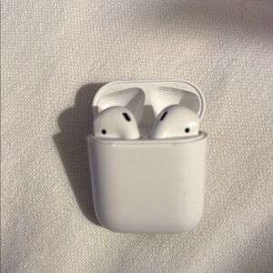 Apple White Wireless Earbuds